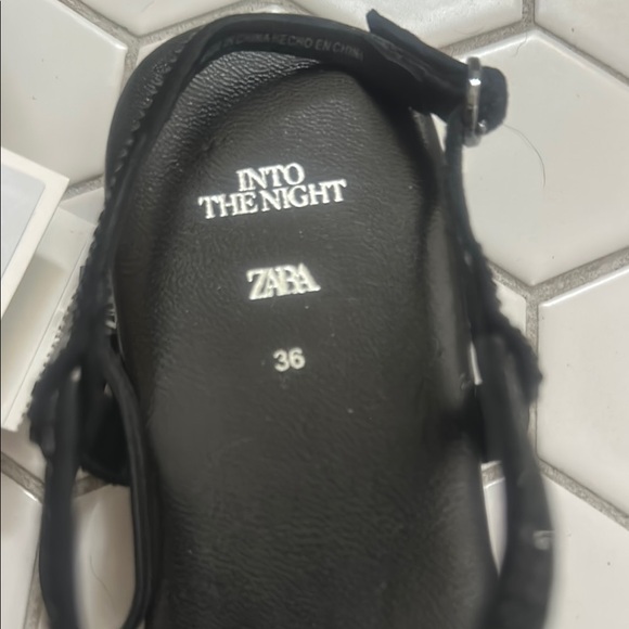 Zara Black T-Strap Sandals with Ankle Closure - Picture 4 of 5